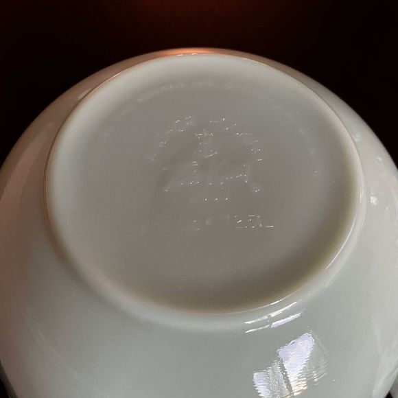 Vintage Anchor Hocking Fire King Jadeite 9" Batter Bowl 2.5 QT 2000 With Sticker - Picture 5 of 5